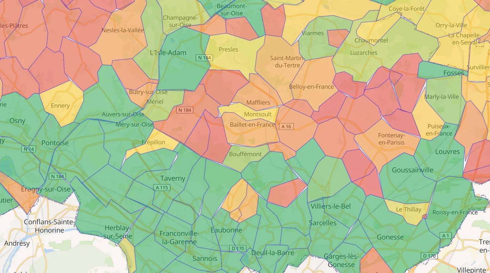 Carte des communes du Val-d'Oise colorées selon un indicateur importé, du vert au rouge, superposée au fond de carte